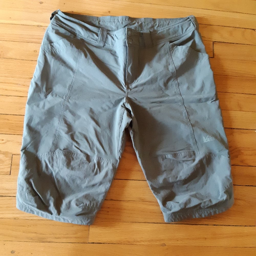 REI tech shorts gray womens 16